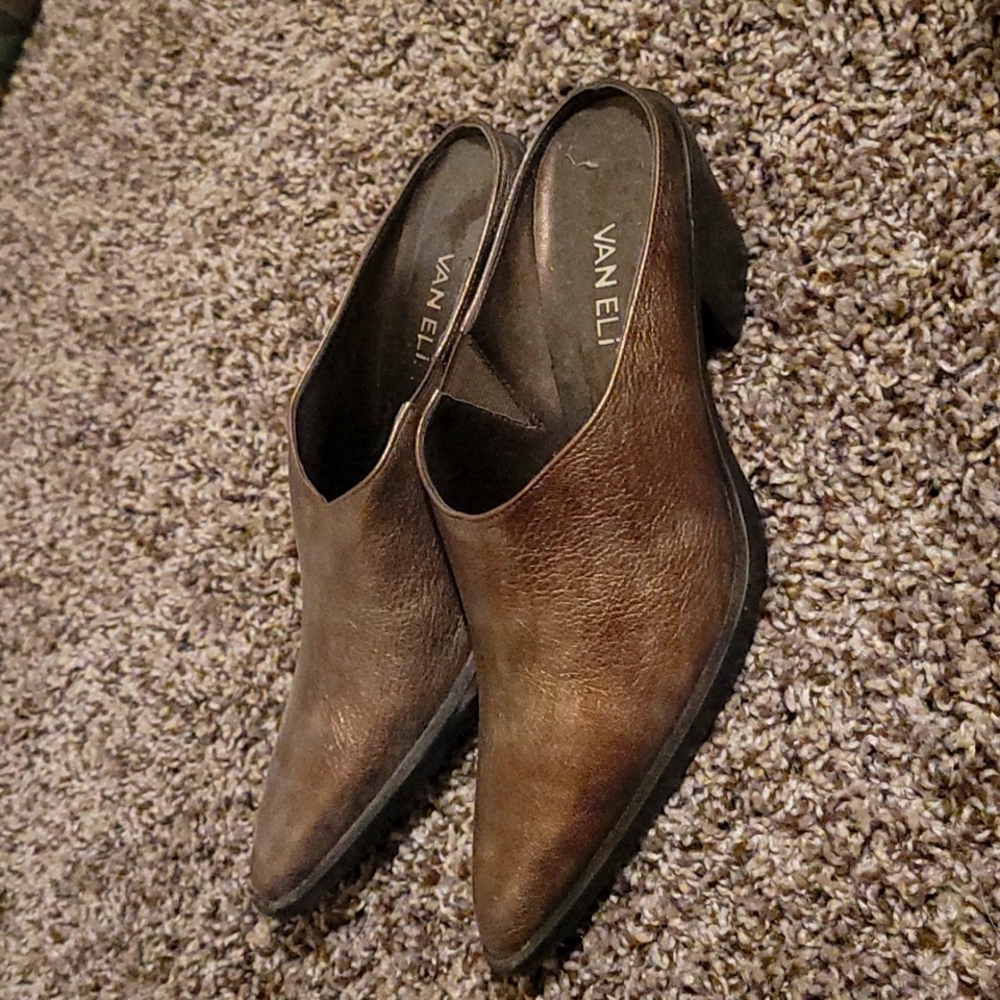 Van Eli Size 6.5 Slip On Heels